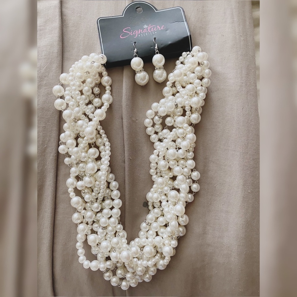 Signature Series Necklace and Earing Set
